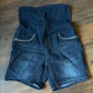 Bella Vita maternity shorts